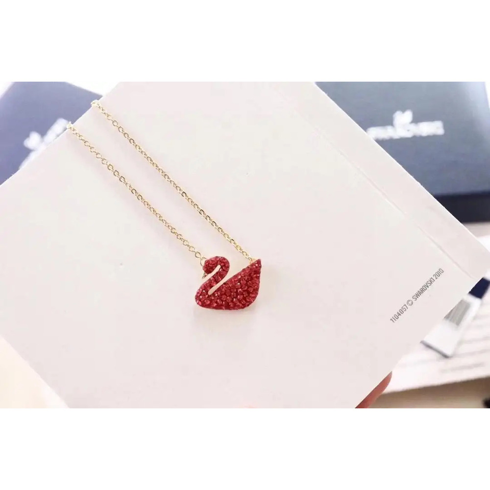 Swarovski Red swan collarbone necklace
